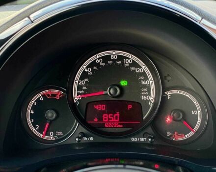 Белый Фольксваген Битл, объемом двигателя 1.8 л и пробегом 121 тыс. км за 11990 $, фото 12 на Automoto.ua