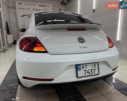 Белый Фольксваген Битл, объемом двигателя 1.98 л и пробегом 100 тыс. км за 12900 $, фото 1 на Automoto.ua