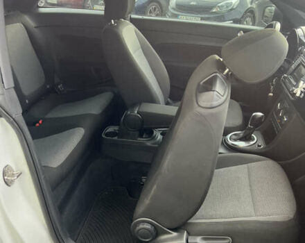 Белый Фольксваген Битл, объемом двигателя 2 л и пробегом 121 тыс. км за 13400 $, фото 18 на Automoto.ua