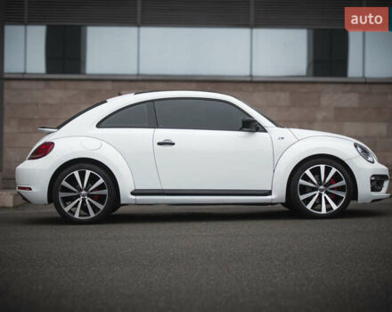 Білий Фольксваген Бітл, об'ємом двигуна 1.98 л та пробігом 126 тис. км за 12900 $, фото 2 на Automoto.ua