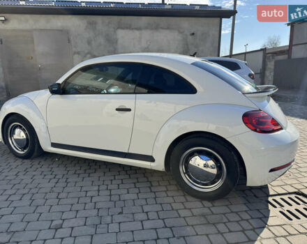 Белый Фольксваген Битл, объемом двигателя 1.98 л и пробегом 100 тыс. км за 12900 $, фото 5 на Automoto.ua