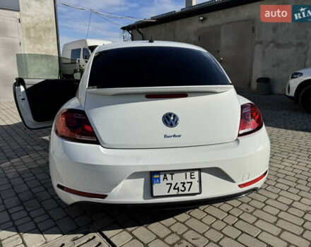 Белый Фольксваген Битл, объемом двигателя 1.98 л и пробегом 100 тыс. км за 12900 $, фото 4 на Automoto.ua