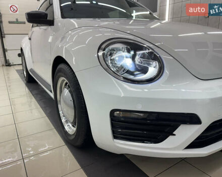 Белый Фольксваген Битл, объемом двигателя 1.98 л и пробегом 100 тыс. км за 12900 $, фото 21 на Automoto.ua