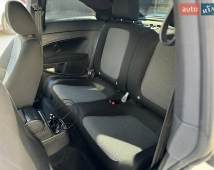 Белый Фольксваген Битл, объемом двигателя 1.98 л и пробегом 100 тыс. км за 12900 $, фото 12 на Automoto.ua