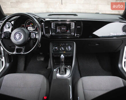 Білий Фольксваген Бітл, об'ємом двигуна 1.98 л та пробігом 126 тис. км за 12900 $, фото 13 на Automoto.ua