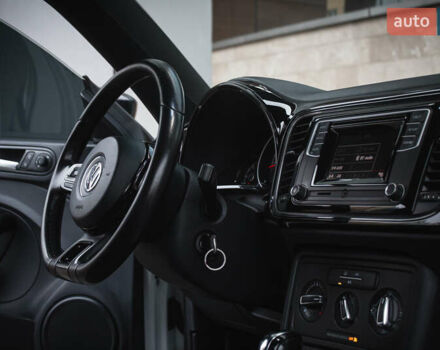 Білий Фольксваген Бітл, об'ємом двигуна 1.98 л та пробігом 126 тис. км за 12900 $, фото 15 на Automoto.ua