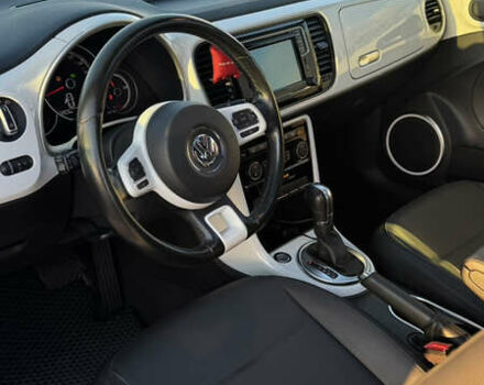 Білий Фольксваген Бітл, об'ємом двигуна 1.98 л та пробігом 107 тис. км за 16000 $, фото 12 на Automoto.ua