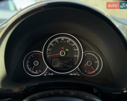 Белый Фольксваген Битл, объемом двигателя 1.98 л и пробегом 100 тыс. км за 12900 $, фото 16 на Automoto.ua