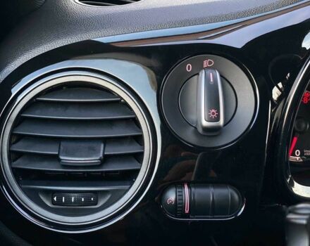 Белый Фольксваген Битл, объемом двигателя 1.8 л и пробегом 121 тыс. км за 11990 $, фото 13 на Automoto.ua