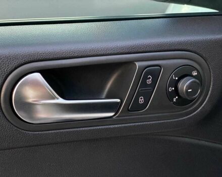 Белый Фольксваген Битл, объемом двигателя 1.8 л и пробегом 121 тыс. км за 11990 $, фото 9 на Automoto.ua