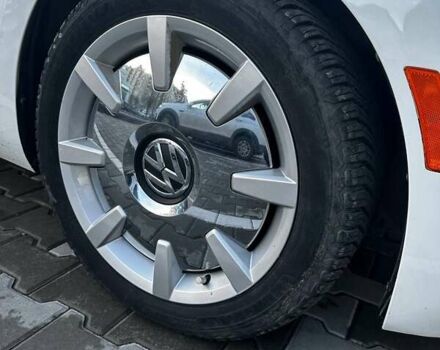 Белый Фольксваген Битл, объемом двигателя 1.98 л и пробегом 102 тыс. км за 15000 $, фото 14 на Automoto.ua