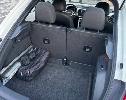 Белый Фольксваген Битл, объемом двигателя 1.98 л и пробегом 102 тыс. км за 15000 $, фото 12 на Automoto.ua