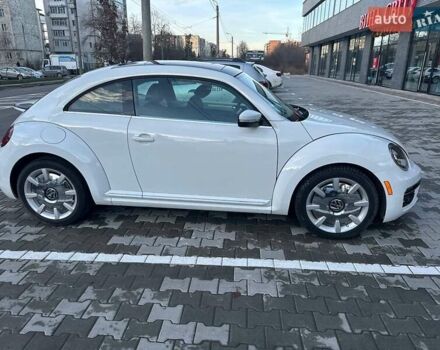 Белый Фольксваген Битл, объемом двигателя 1.98 л и пробегом 102 тыс. км за 15000 $, фото 6 на Automoto.ua