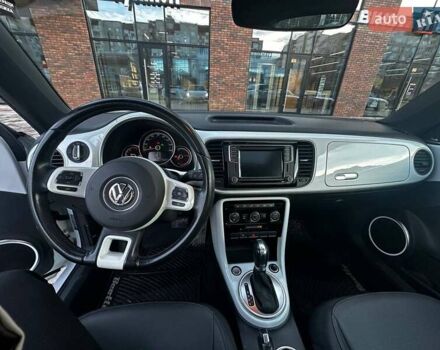 Белый Фольксваген Битл, объемом двигателя 1.98 л и пробегом 102 тыс. км за 15000 $, фото 11 на Automoto.ua