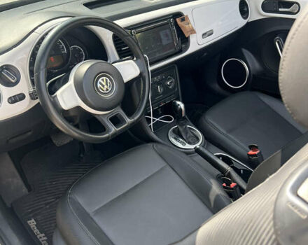 Белый Фольксваген Битл, объемом двигателя 2.5 л и пробегом 181 тыс. км за 10500 $, фото 3 на Automoto.ua