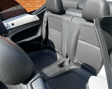 Белый Фольксваген Битл, объемом двигателя 2.5 л и пробегом 181 тыс. км за 10500 $, фото 5 на Automoto.ua