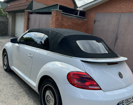 Белый Фольксваген Битл, объемом двигателя 2.5 л и пробегом 181 тыс. км за 10500 $, фото 6 на Automoto.ua