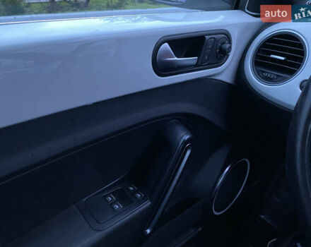 Білий Фольксваген Бітл, об'ємом двигуна 1.8 л та пробігом 107 тис. км за 10750 $, фото 13 на Automoto.ua