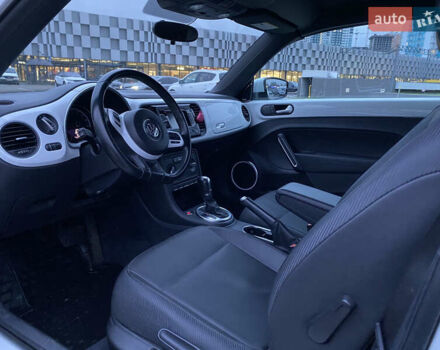 Білий Фольксваген Бітл, об'ємом двигуна 1.8 л та пробігом 107 тис. км за 10750 $, фото 9 на Automoto.ua