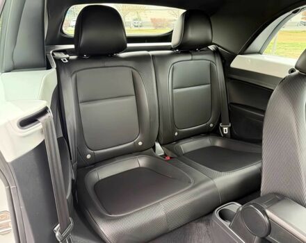 Білий Фольксваген Бітл, об'ємом двигуна 2 л та пробігом 46 тис. км за 8075 $, фото 14 на Automoto.ua