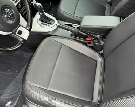 Білий Фольксваген Бітл, об'ємом двигуна 2 л та пробігом 46 тис. км за 8075 $, фото 8 на Automoto.ua