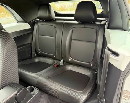 Білий Фольксваген Бітл, об'ємом двигуна 2 л та пробігом 46 тис. км за 8075 $, фото 13 на Automoto.ua