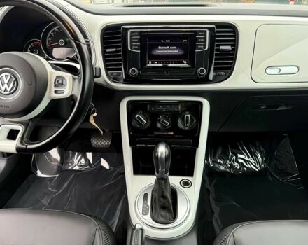 Білий Фольксваген Бітл, об'ємом двигуна 2 л та пробігом 46 тис. км за 8075 $, фото 9 на Automoto.ua