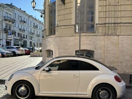 Белый Фольксваген Битл, объемом двигателя 1.4 л и пробегом 70 тыс. км за 13400 $, фото 1 на Automoto.ua