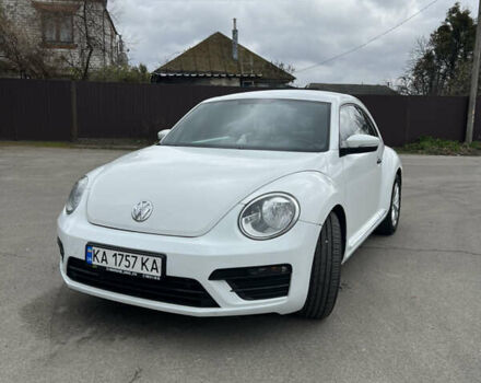 Белый Фольксваген Битл, объемом двигателя 1.8 л и пробегом 107 тыс. км за 12499 $, фото 1 на Automoto.ua