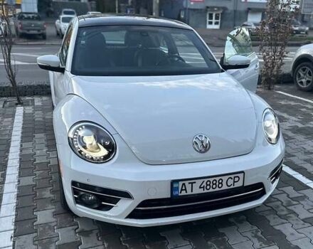 Белый Фольксваген Битл, объемом двигателя 1.98 л и пробегом 102 тыс. км за 15000 $, фото 1 на Automoto.ua