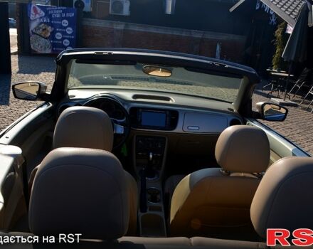 Бежевый Фольксваген Битл, объемом двигателя 2.5 л и пробегом 126 тыс. км за 8900 $, фото 6 на Automoto.ua