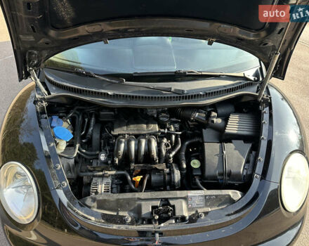 Черный Фольксваген Битл, объемом двигателя 1.6 л и пробегом 210 тыс. км за 5900 $, фото 8 на Automoto.ua