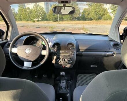 Черный Фольксваген Битл, объемом двигателя 1.6 л и пробегом 210 тыс. км за 5900 $, фото 4 на Automoto.ua