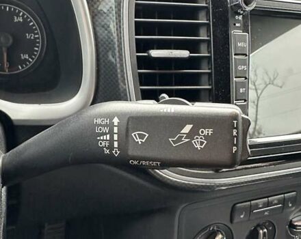 Черный Фольксваген Битл, объемом двигателя 1.98 л и пробегом 141 тыс. км за 9999 $, фото 30 на Automoto.ua