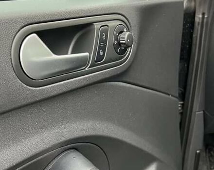 Черный Фольксваген Битл, объемом двигателя 1.39 л и пробегом 222 тыс. км за 8499 $, фото 10 на Automoto.ua