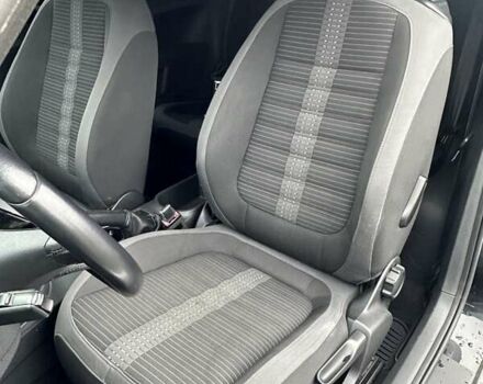 Черный Фольксваген Битл, объемом двигателя 1.98 л и пробегом 141 тыс. км за 9999 $, фото 12 на Automoto.ua