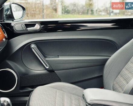 Черный Фольксваген Битл, объемом двигателя 1.98 л и пробегом 181 тыс. км за 9500 $, фото 20 на Automoto.ua