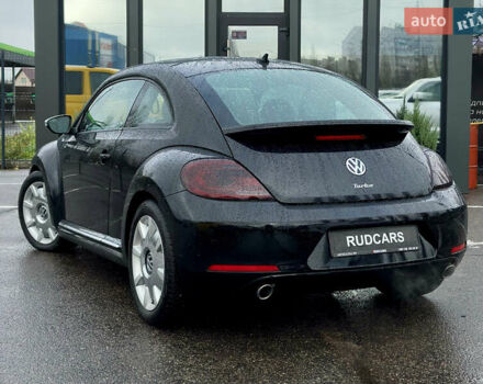 Черный Фольксваген Битл, объемом двигателя 1.98 л и пробегом 181 тыс. км за 9500 $, фото 3 на Automoto.ua