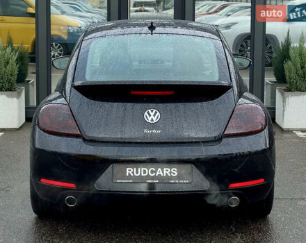 Черный Фольксваген Битл, объемом двигателя 1.98 л и пробегом 181 тыс. км за 9500 $, фото 4 на Automoto.ua