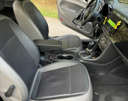 Черный Фольксваген Битл, объемом двигателя 1.8 л и пробегом 180 тыс. км за 8750 $, фото 9 на Automoto.ua