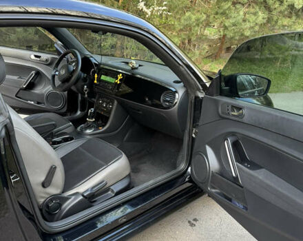 Черный Фольксваген Битл, объемом двигателя 1.8 л и пробегом 180 тыс. км за 8750 $, фото 8 на Automoto.ua