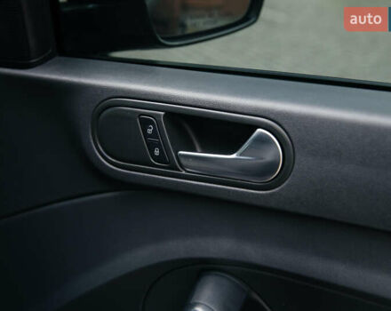 Черный Фольксваген Битл, объемом двигателя 1.8 л и пробегом 106 тыс. км за 10900 $, фото 9 на Automoto.ua