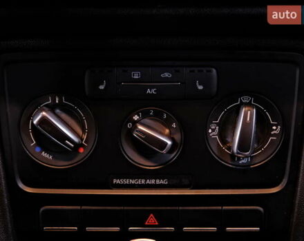 Чорний Фольксваген Бітл, об'ємом двигуна 1.8 л та пробігом 109 тис. км за 8900 $, фото 17 на Automoto.ua