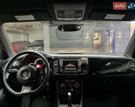 Черный Фольксваген Битл, объемом двигателя 1.8 л и пробегом 56 тыс. км за 12300 $, фото 14 на Automoto.ua