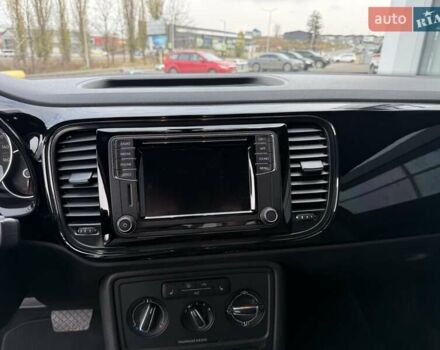 Черный Фольксваген Битл, объемом двигателя 2 л и пробегом 81 тыс. км за 13500 $, фото 11 на Automoto.ua