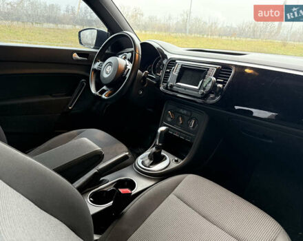 Черный Фольксваген Битл, объемом двигателя 1.8 л и пробегом 88 тыс. км за 12550 $, фото 6 на Automoto.ua