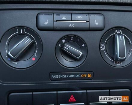 Черный Фольксваген Битл, объемом двигателя 2 л и пробегом 111 тыс. км за 13500 $, фото 19 на Automoto.ua