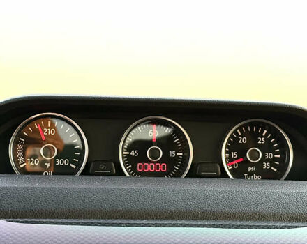 Красный Фольксваген Битл, объемом двигателя 1.98 л и пробегом 169 тыс. км за 11000 $, фото 10 на Automoto.ua