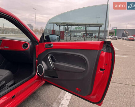 Червоний Фольксваген Бітл, об'ємом двигуна 1.8 л та пробігом 126 тис. км за 11900 $, фото 15 на Automoto.ua