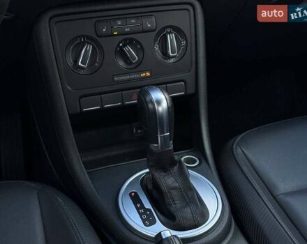 Фольксваген Бітл 2016 у Києві на Automoto.ua Червоний Фольксваген Бітл, об'ємом двигуна 1.8 л та пробігом 126 тис. км за 11900 $, фото 24 на Automoto.ua